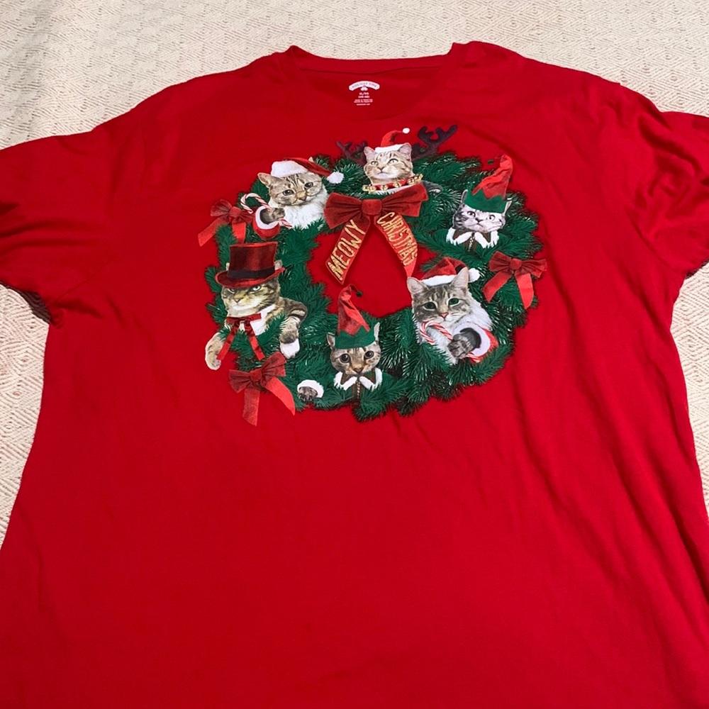 Cat Christmas Graphic Tee, “Meowy Christmas”